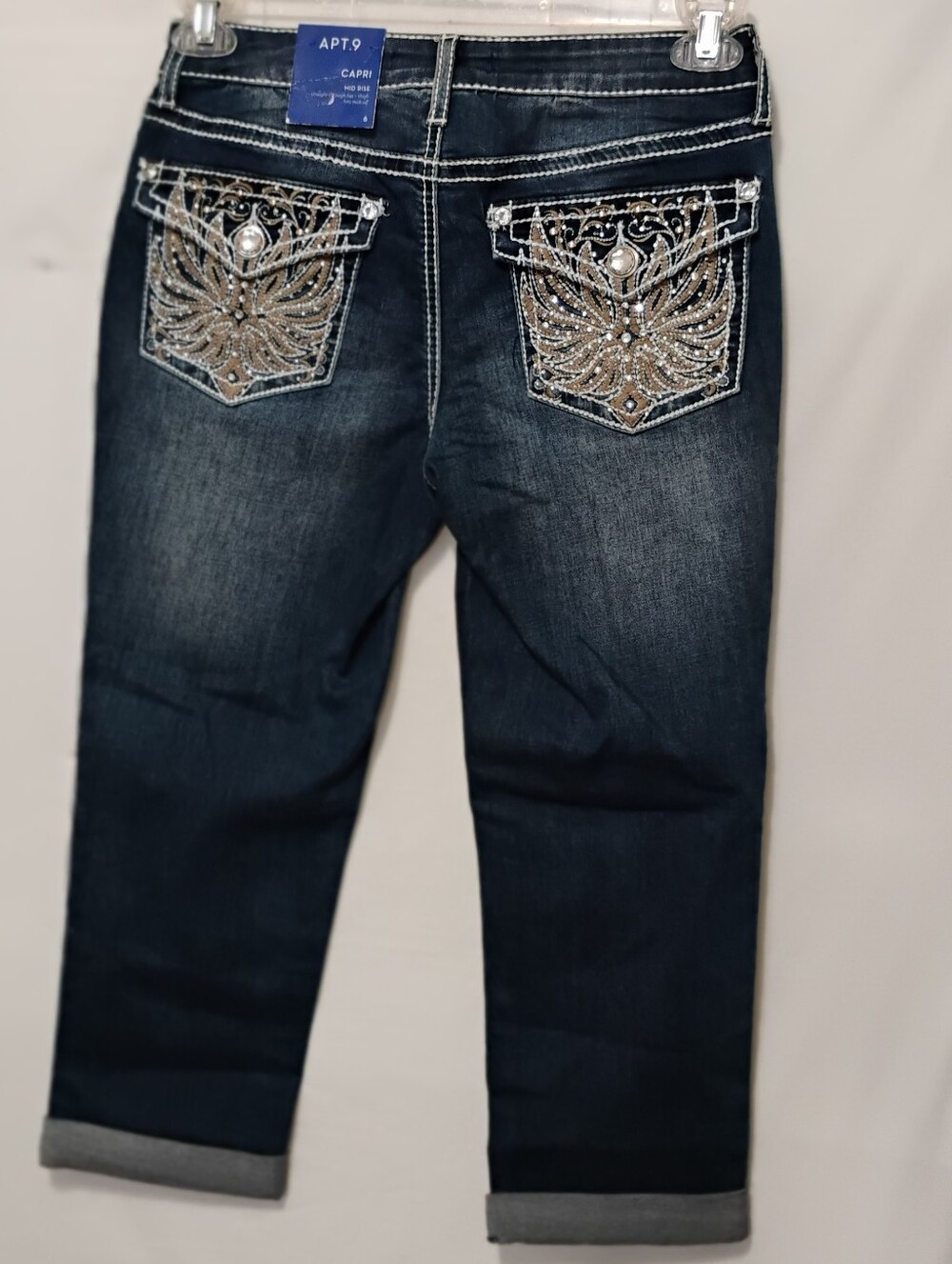NWT Apt.9 Womens Denim Jean Capris Rhinestone Bling Mid Rise Size 6